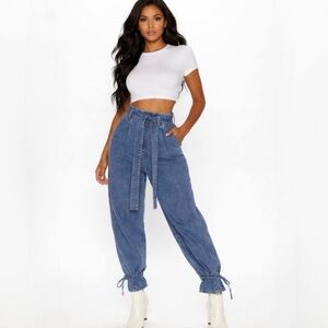 NWT Fashion Nova Moving Along Balloon Leg Jeans Tie Ankle Size 5💚